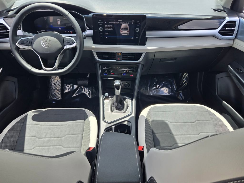 Certified 2026 Volkswagen Taos SE w/ Panoramic Sunroof Package FWD image 13