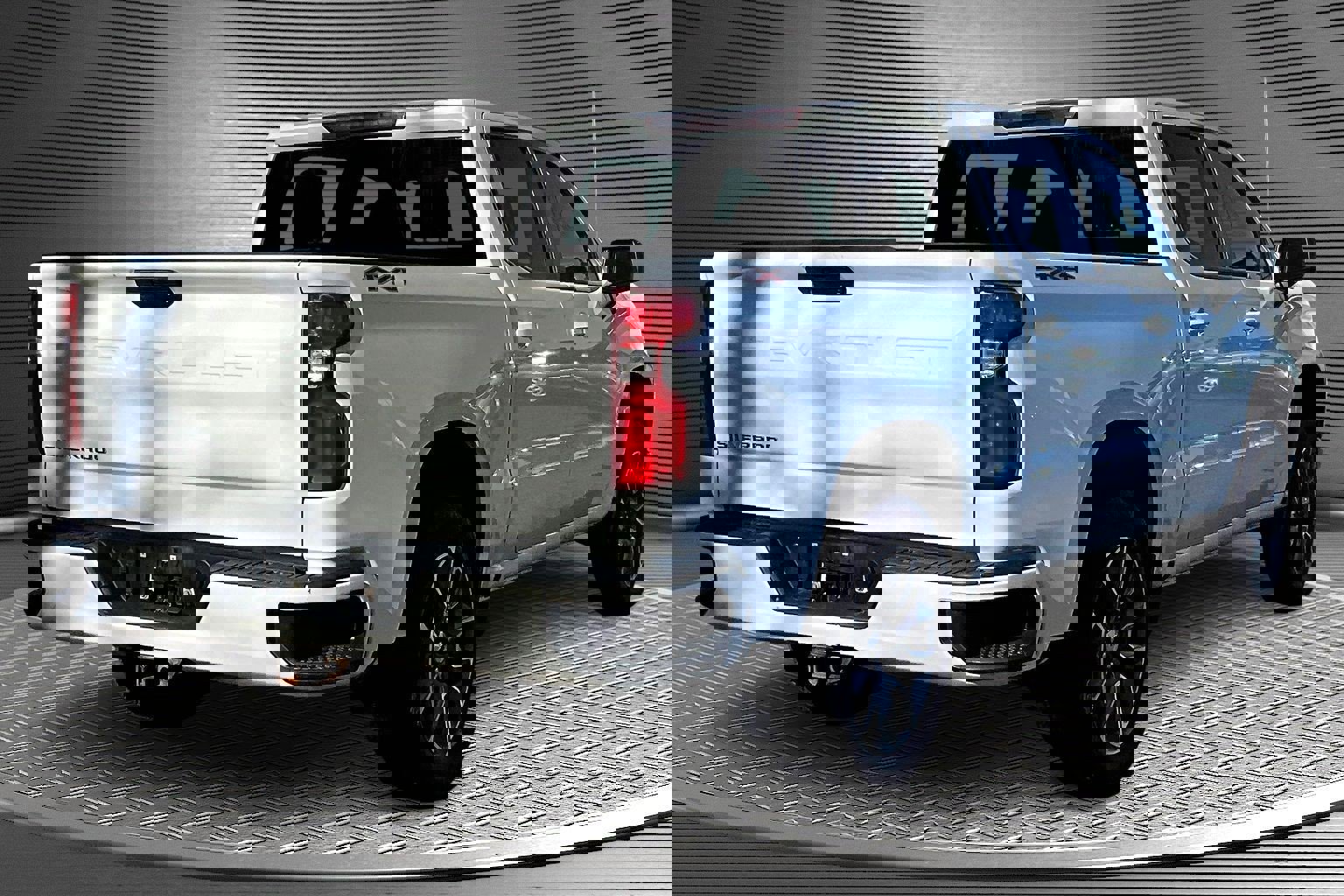 Used 2020 Chevrolet Silverado 1500 RST w/ RST Value Package image 6