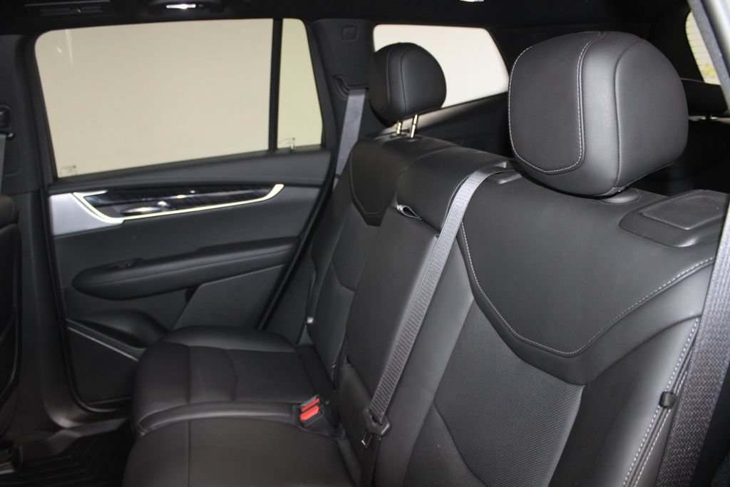 Used 2024 Cadillac XT6 Premium Luxury AWD/4WD image 17