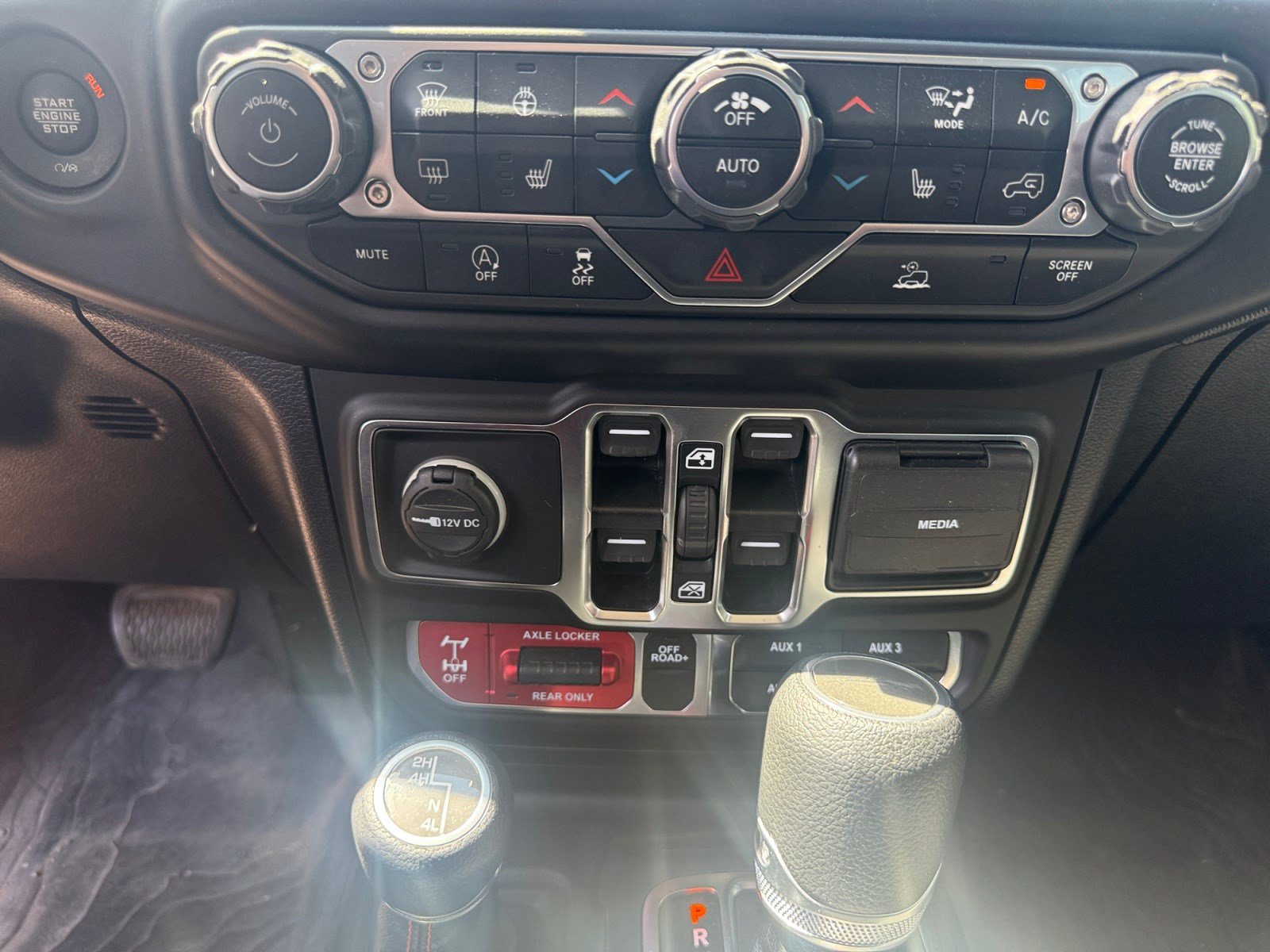 Used 2021 Jeep Gladiator Mojave w/ LED Lighting Group AWD/4WD image 12
