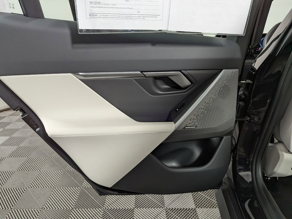 Used 2025 BMW 530i xDrive image 42