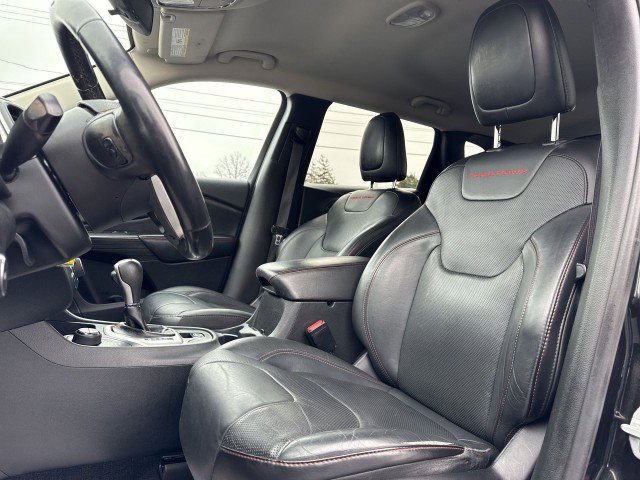 Used 2015 Jeep Cherokee Trailhawk w/ Leather Interior Group image 13