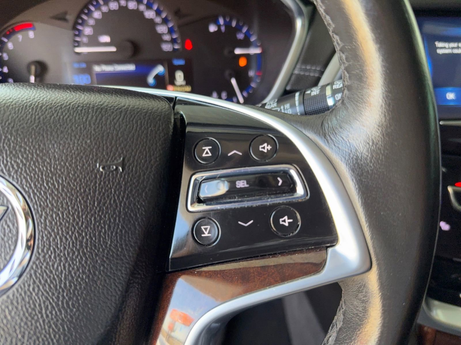 Used 2016 Cadillac SRX Luxury w/ Driver Awareness Package FWD image 33