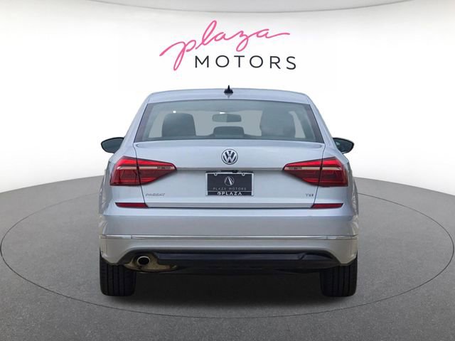 Used 2017 Volkswagen Passat 1.8T R-Line FWD image 6