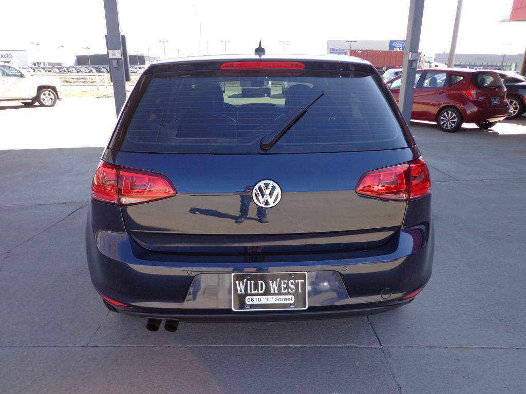 Used 2017 Volkswagen Golf 4-Door image 5