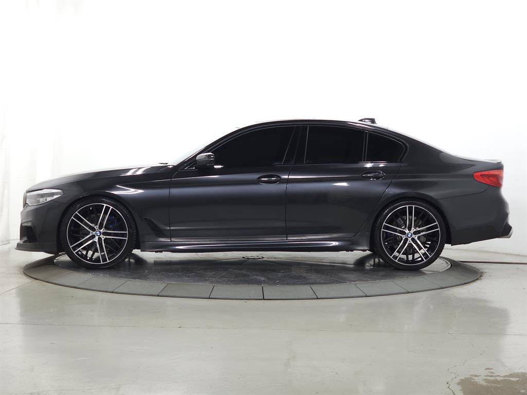 Used 2020 BMW M550i xDrive w/ Executive Package image 4