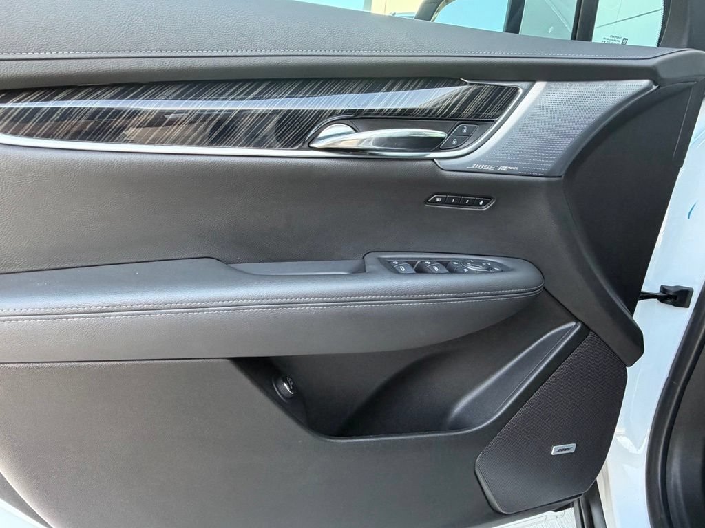 Used 2025 Cadillac XT6 Premium Luxury w/ Technology Package FWD image 12