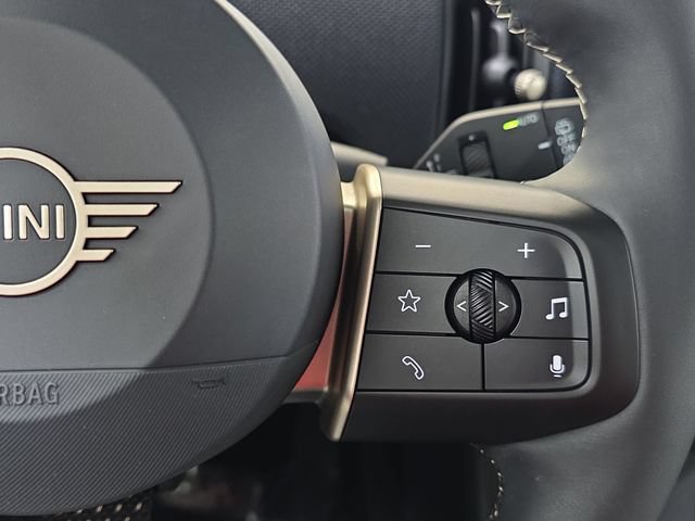 Used 2025 MINI Cooper 2-Door Hardtop FWD image 14