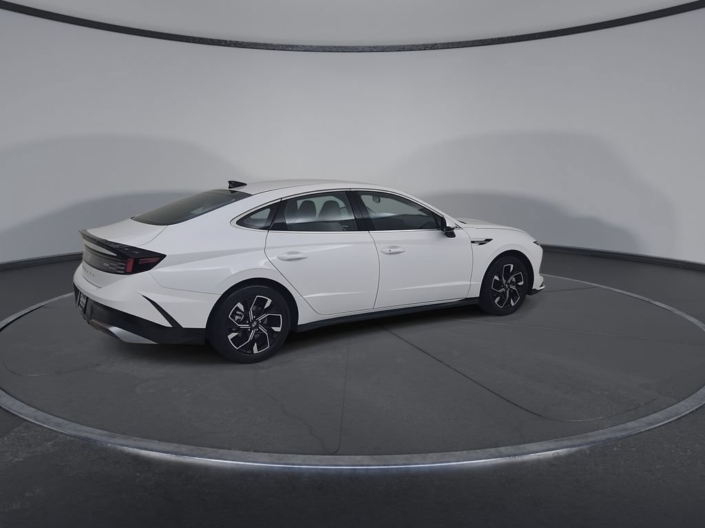 Used 2025 Hyundai Sonata SEL FWD image 14
