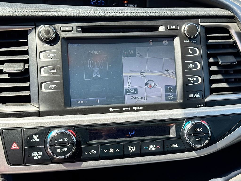 Used 2018 Toyota Highlander XLE AWD/4WD image 13