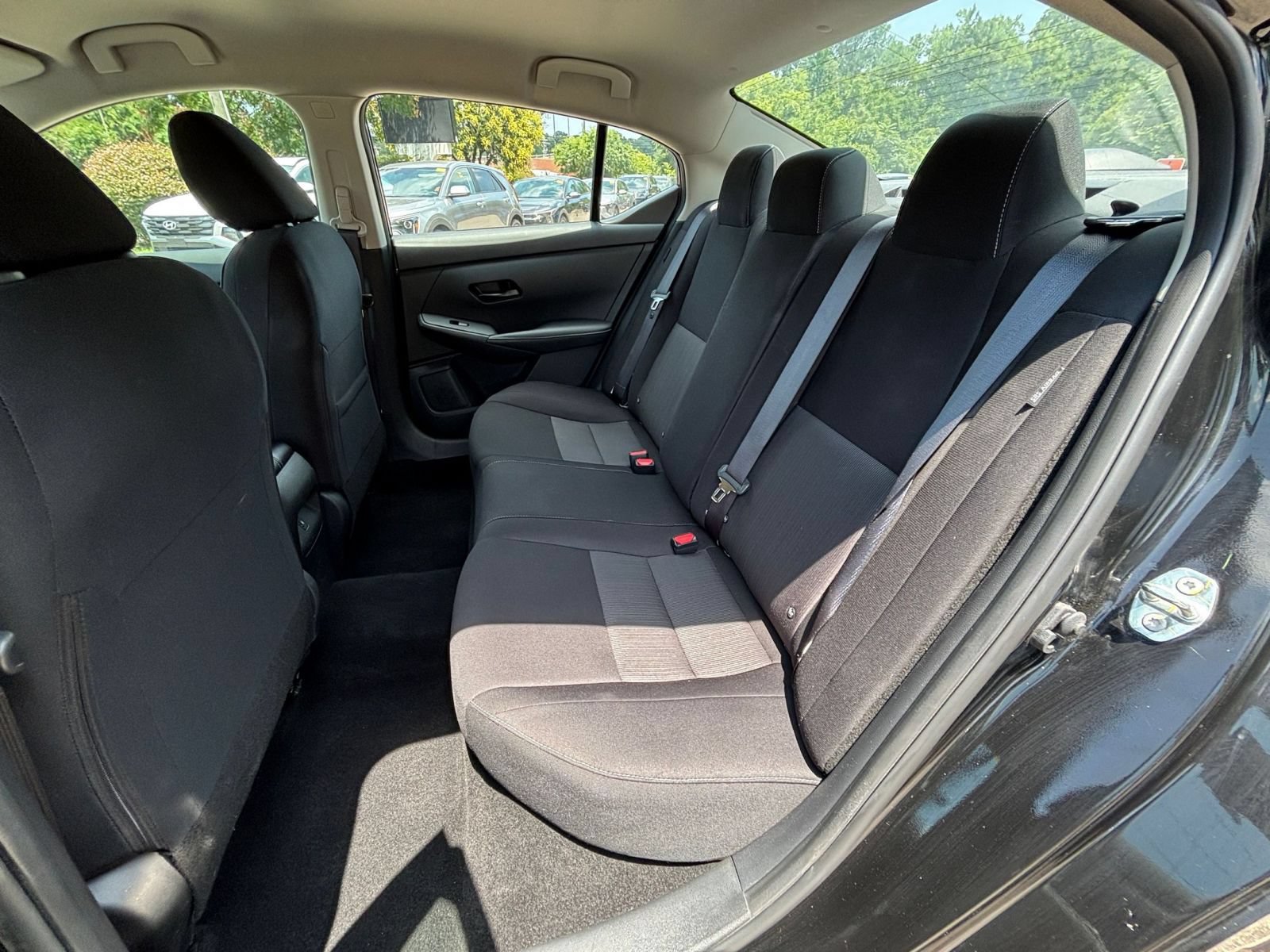 Used 2025 Nissan Sentra SV FWD image 32