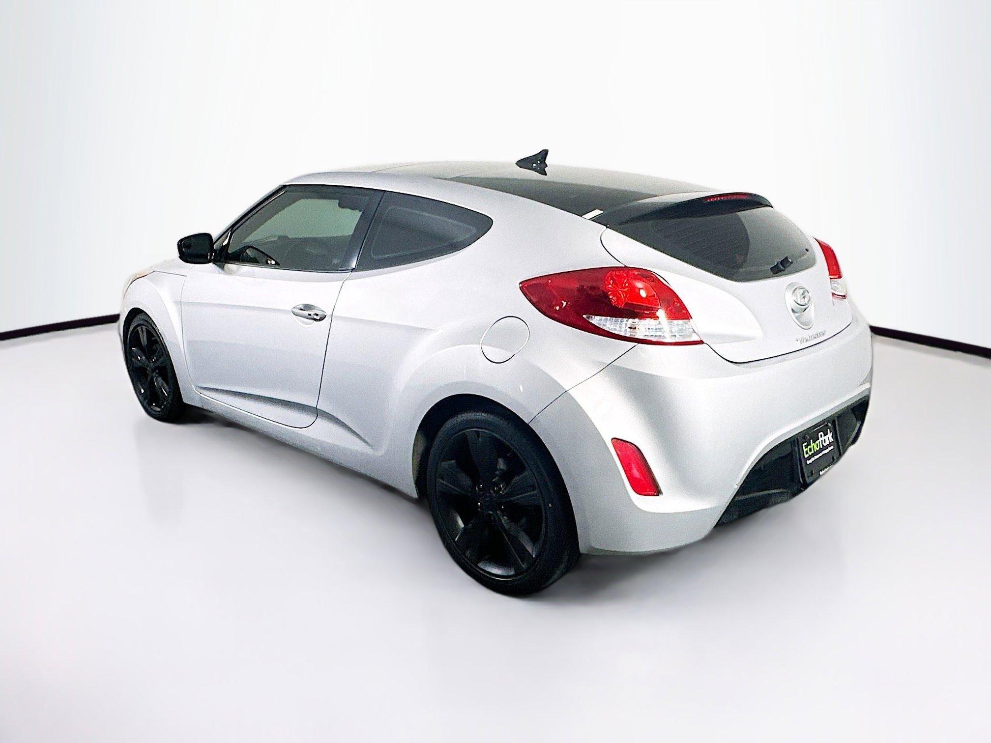 Used 2017 Hyundai Veloster Value Edition image 5