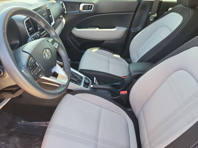 Used 2024 Hyundai Venue SEL FWD image 12