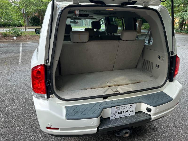 Used 2010 Nissan Armada Titanium w/ DVD Entertainment Pkg RWD image 12