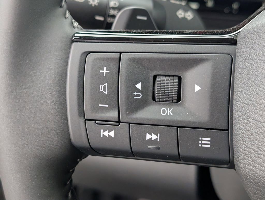 New 2026 Nissan Pathfinder SL FWD image 18