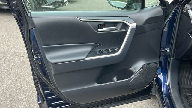 Certified 2025 Toyota RAV4 XLE AWD/4WD image 9