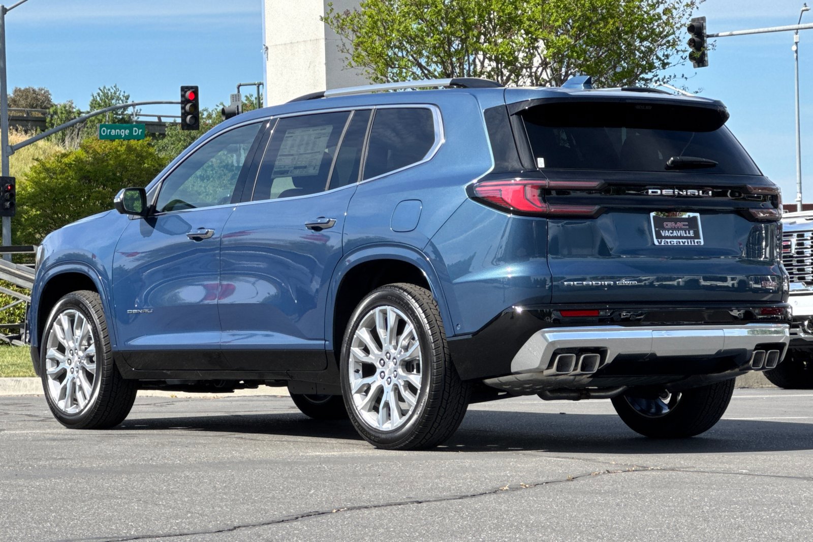 New 2026 GMC Acadia Denali w/ Super Cruise Package AWD/4WD image 7