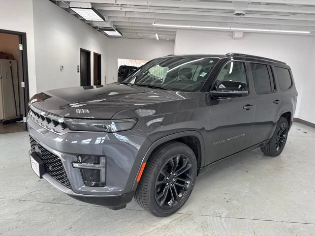 New 2026 Jeep Grand Wagoneer Summit AWD/4WD image 3