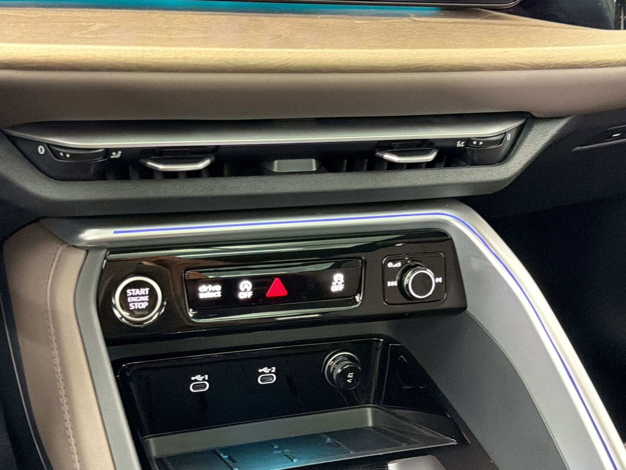 Certified 2025 Audi Q5 Premium w/ Convenience Package AWD/4WD image 21
