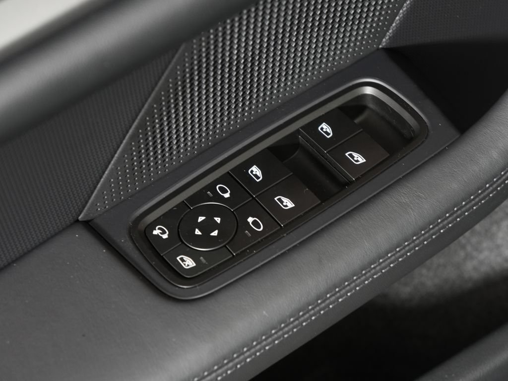 New 2026 Porsche Taycan 4S AWD/4WD image 16