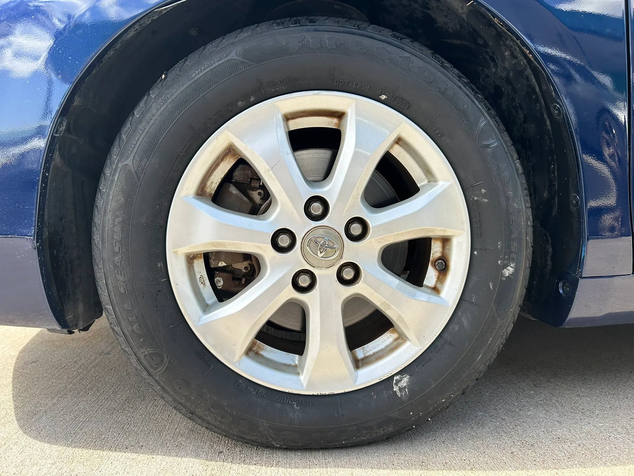 Used 2010 Toyota Camry LE FWD image 25