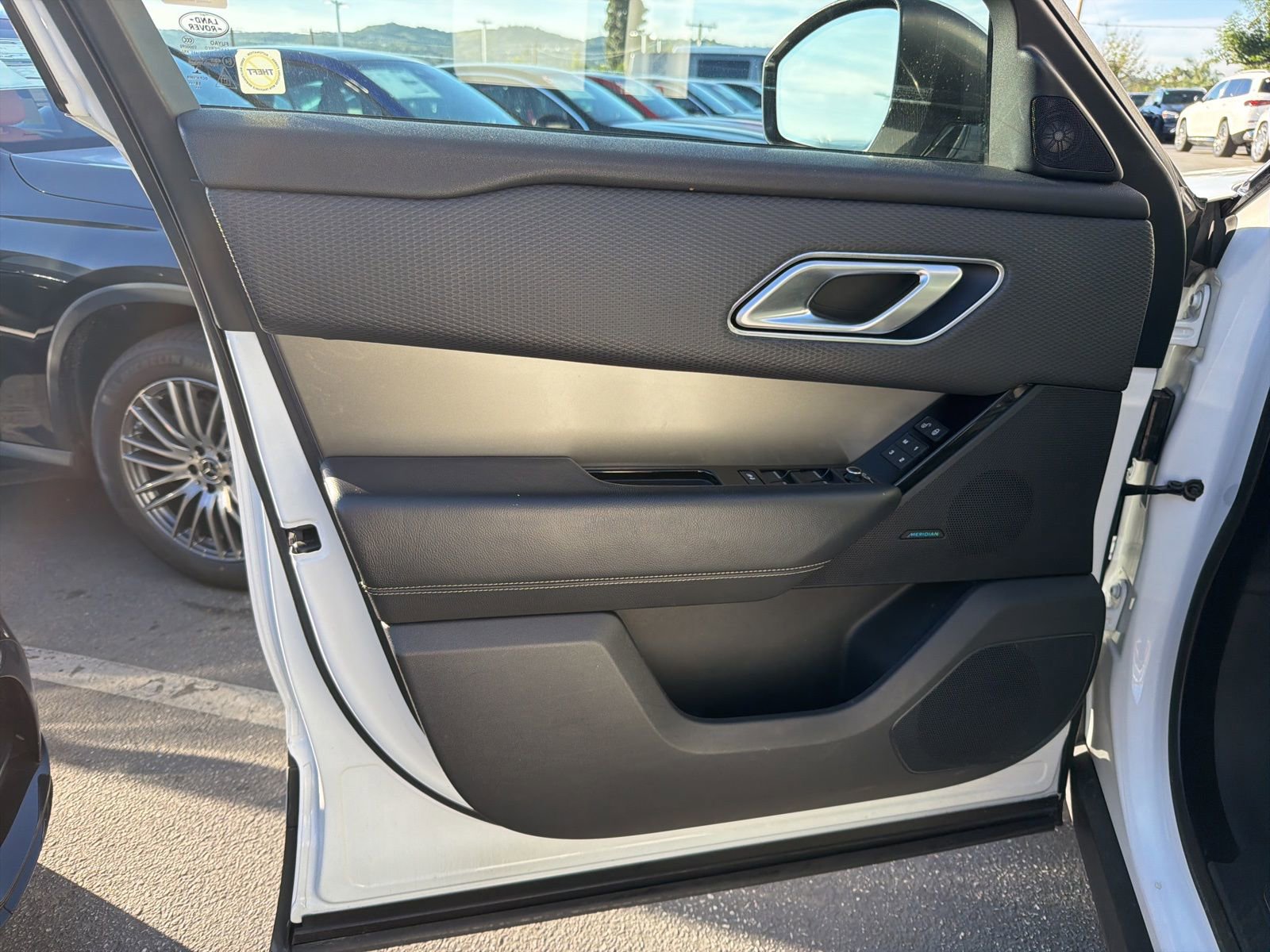 Used 2019 Land Rover Range Rover Velar S image 11