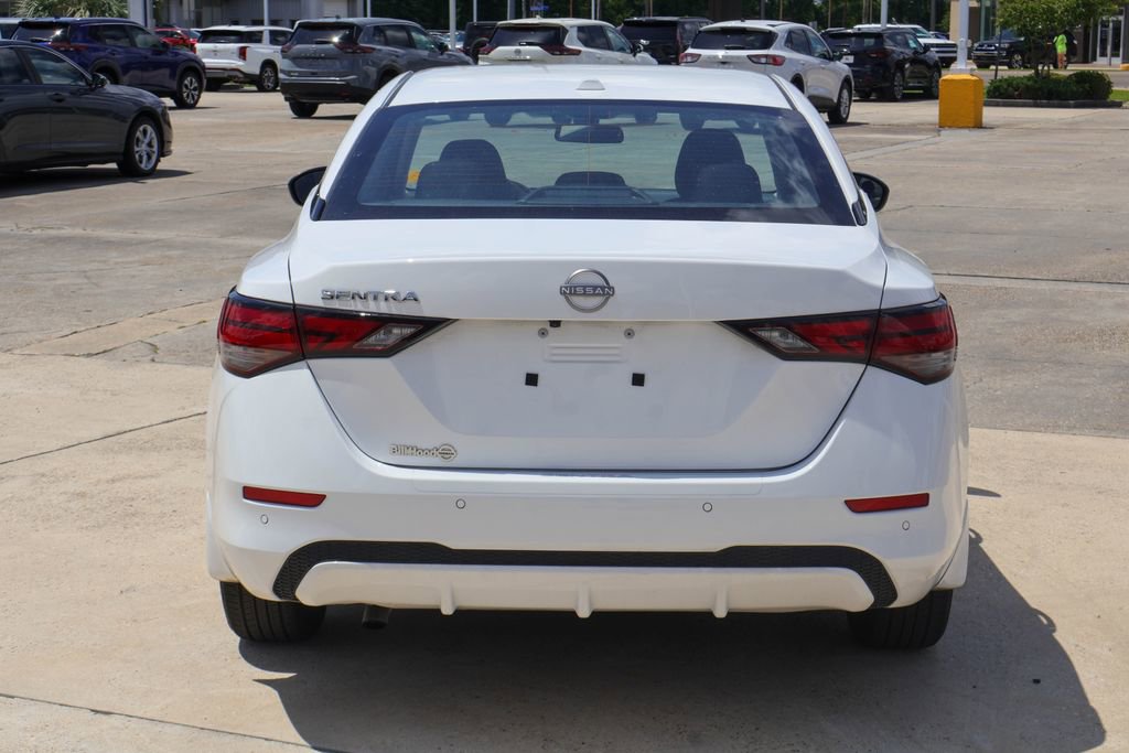 Certified 2025 Nissan Sentra SV image 18