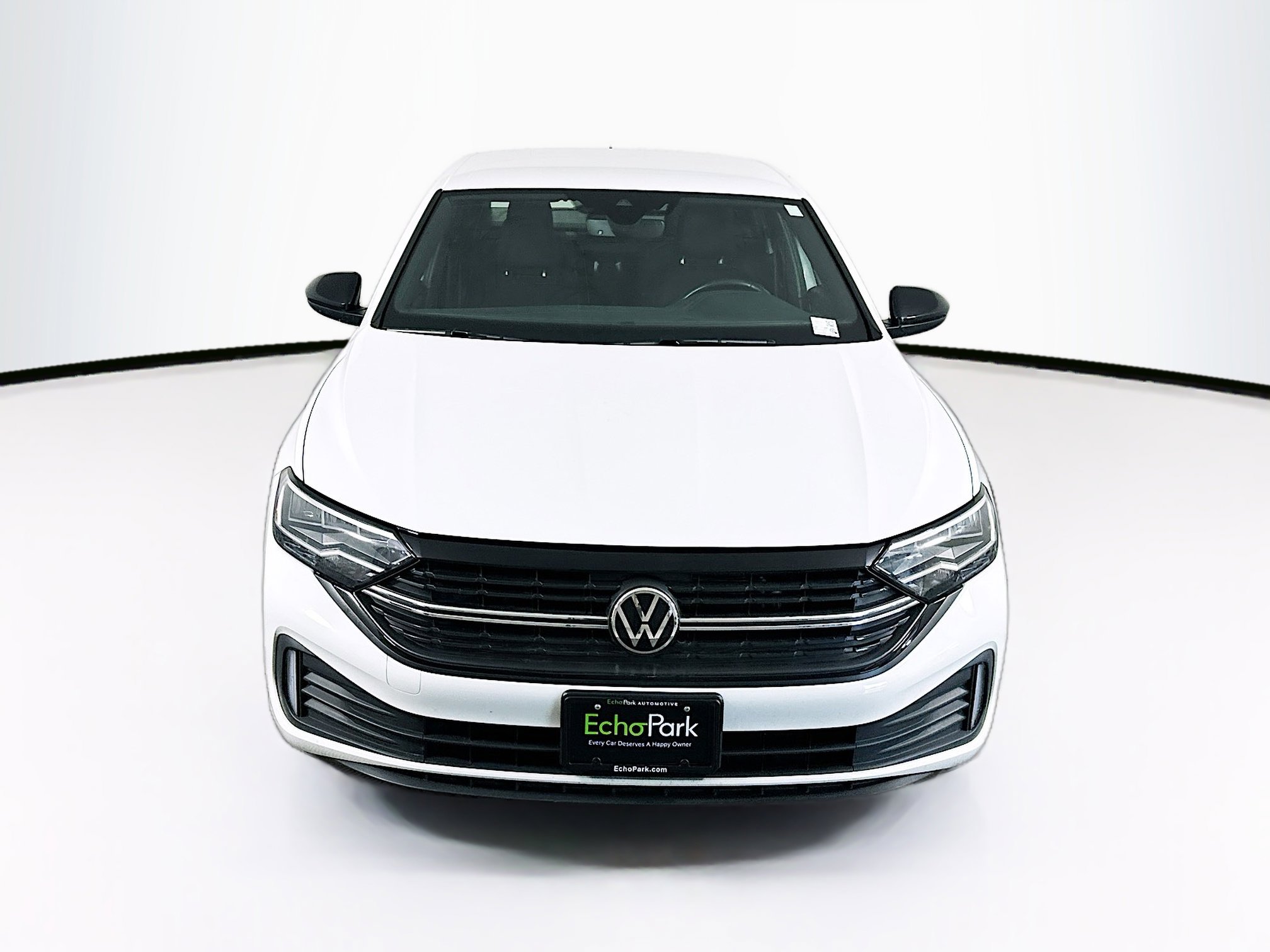 Used 2024 Volkswagen Jetta Sport image 2