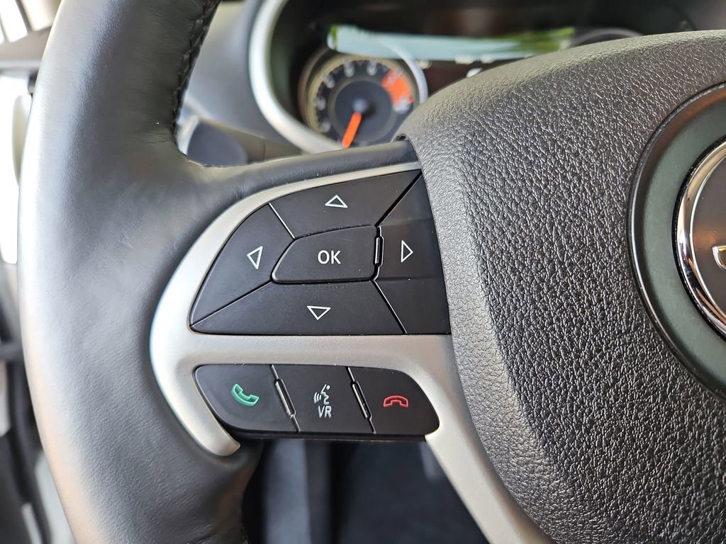 Used 2016 Jeep Cherokee Limited FWD image 11