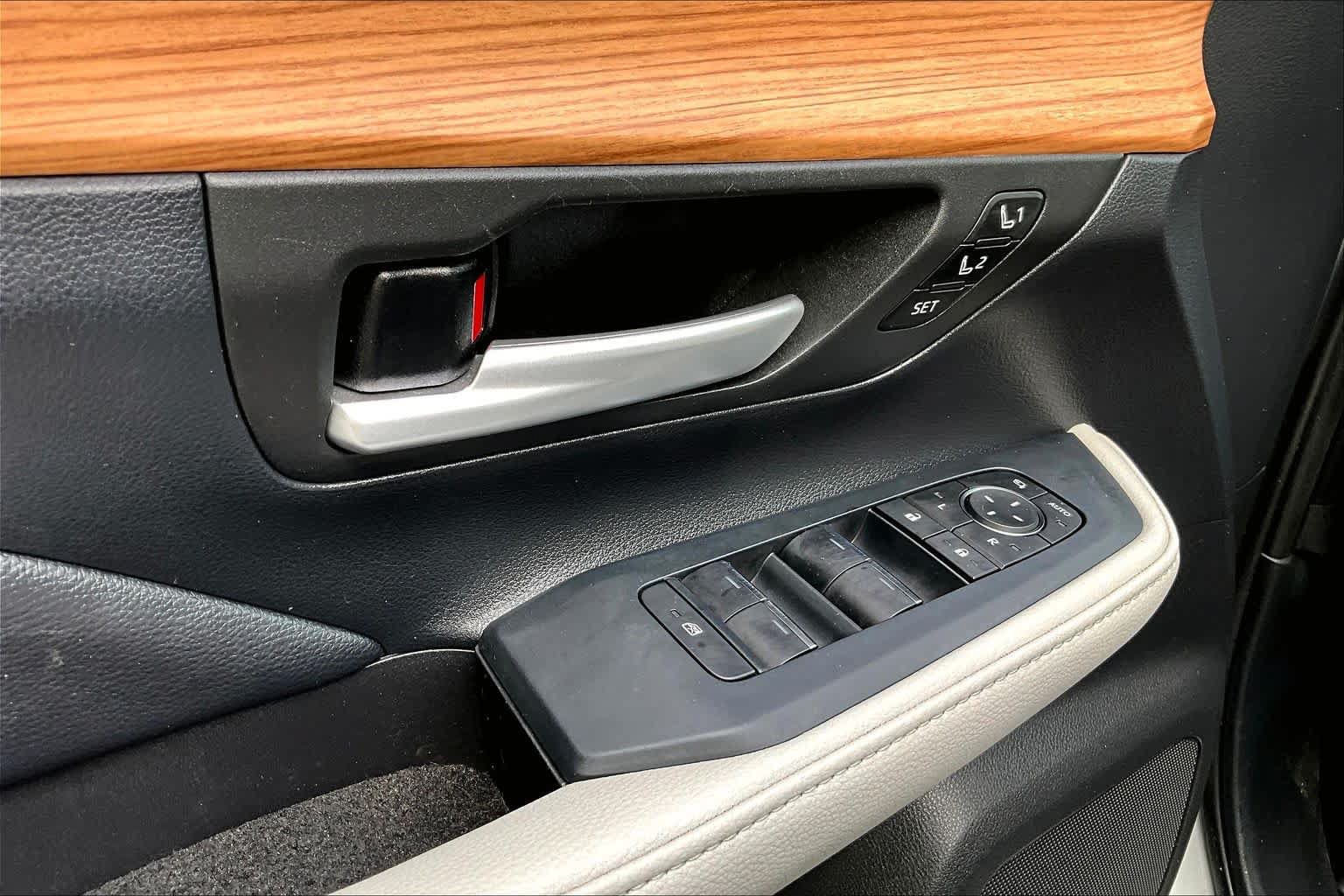 Certified 2024 Toyota Grand Highlander AWD image 32