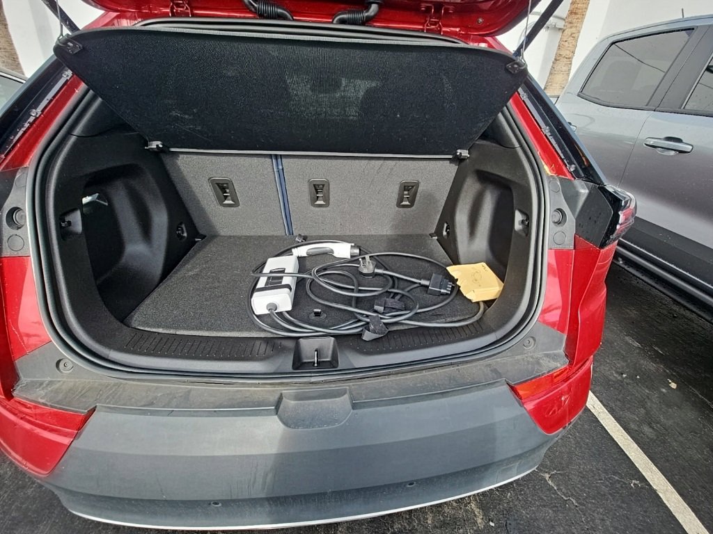 Used 2022 Chevrolet Bolt EUV LT w/ Convenience Package image 10