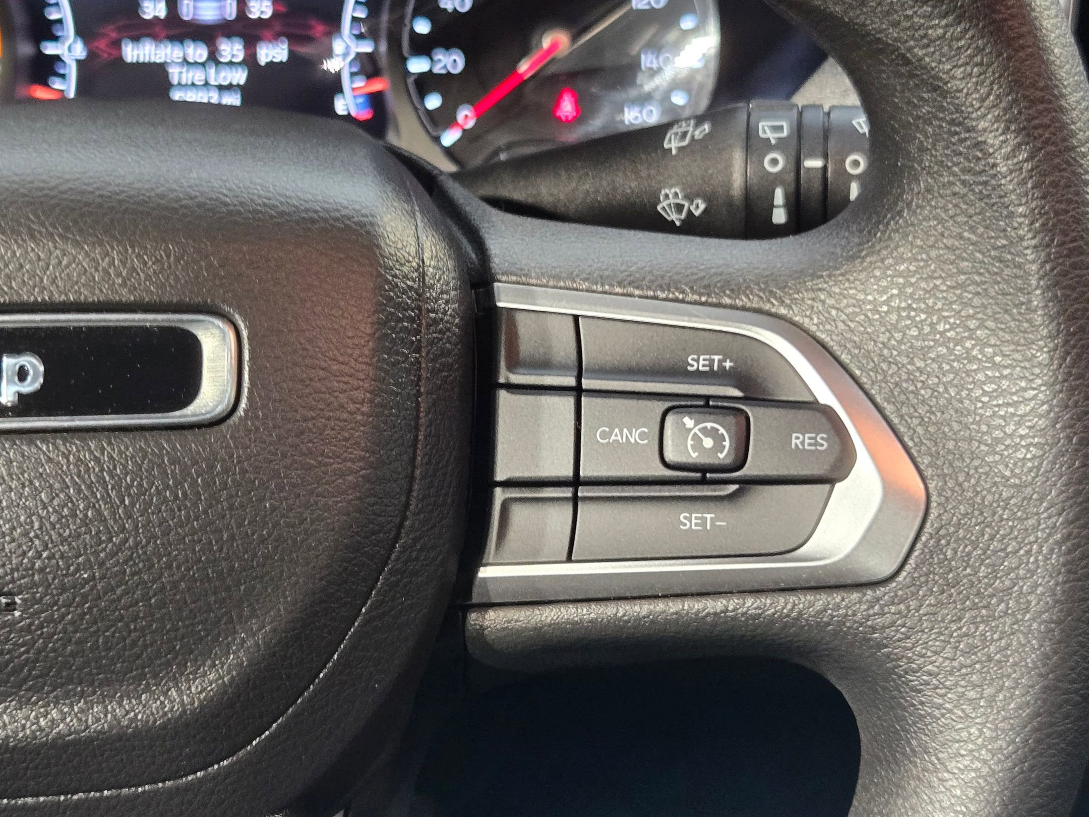 Used 2025 Jeep Compass Sport image 28