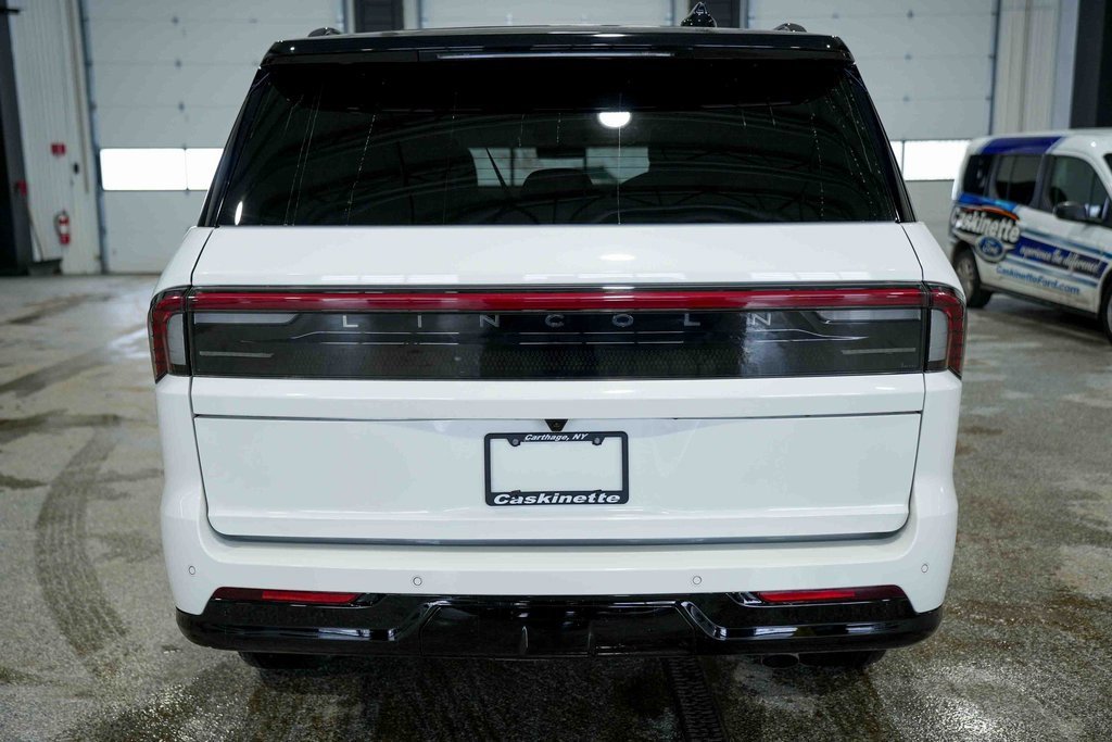 Used 2025 Lincoln Navigator Black Label image 6