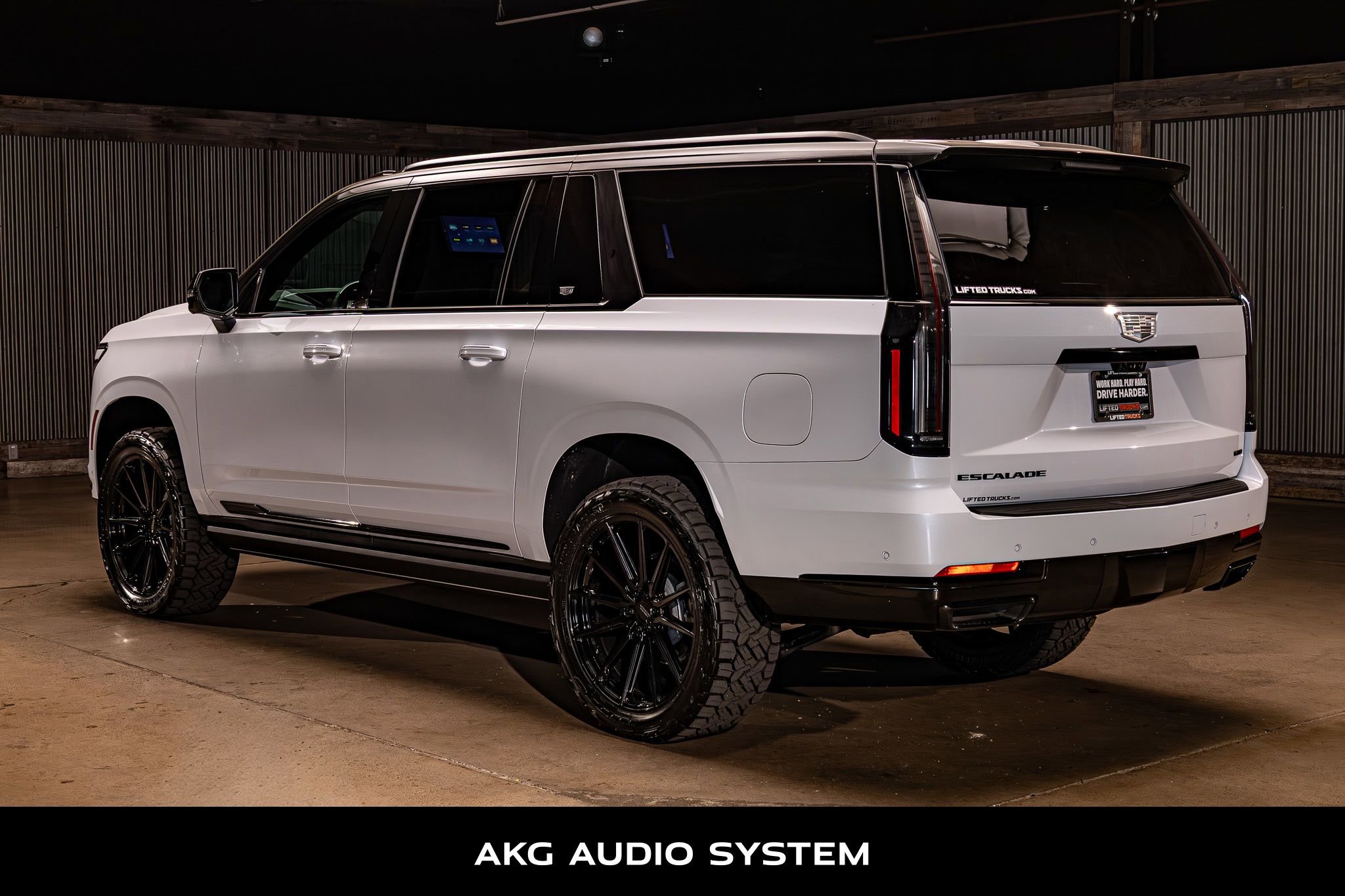 Used 2026 Cadillac Escalade ESV Platinum Sport w/ LPO, ONYX Package AWD/4WD image 7