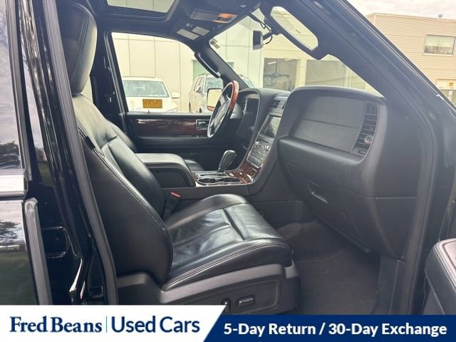 Used 2017 Lincoln Navigator Select AWD/4WD image 23