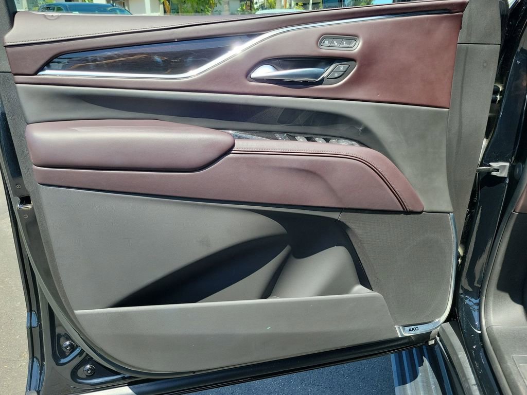 Certified 2023 Cadillac Escalade ESV Premium Luxury Platinum AWD/4WD image 22