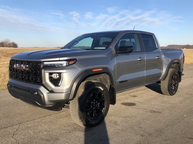 Used 2025 GMC Canyon Elevation w/ Convenience Package image 3