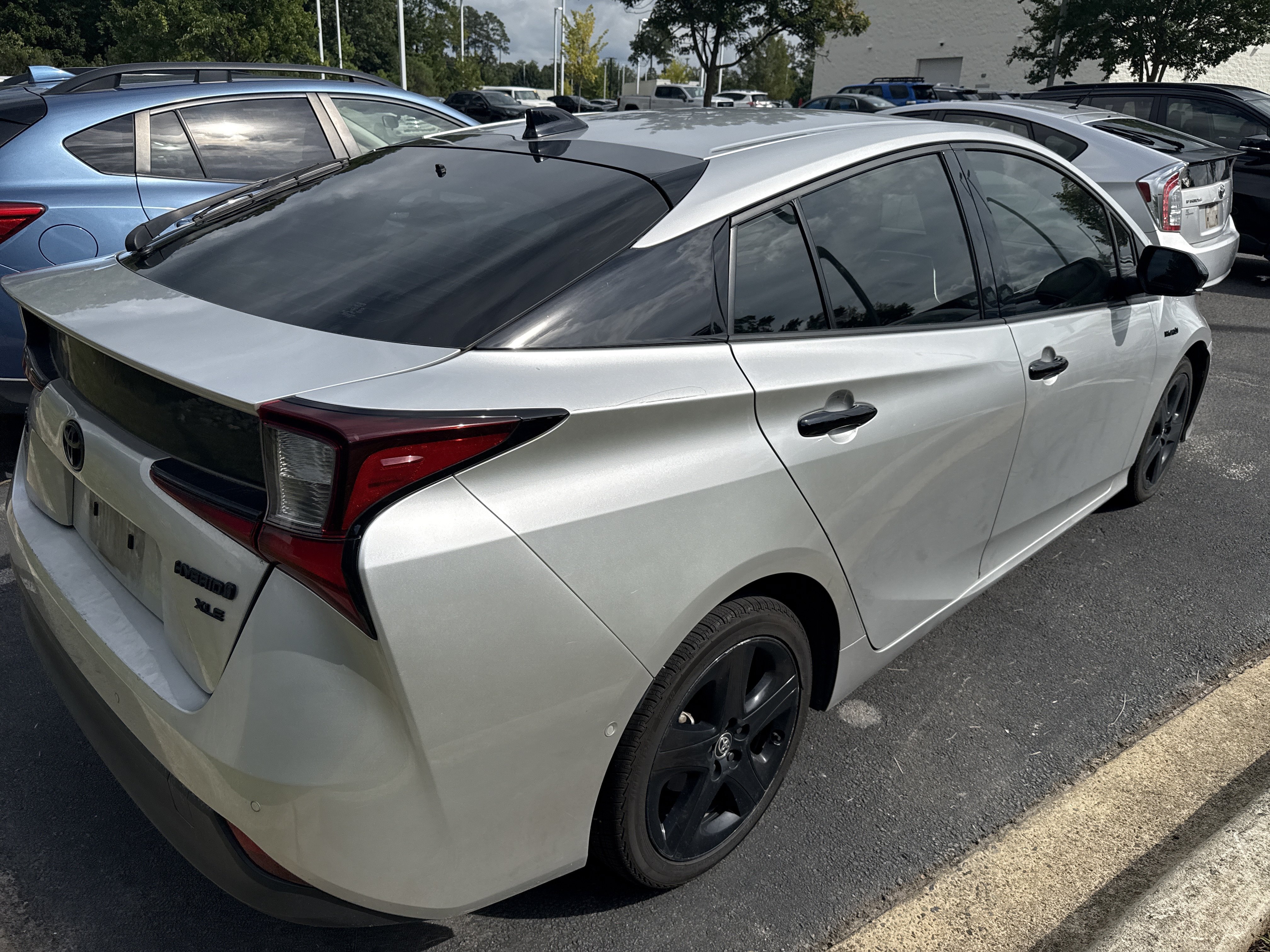 Used 2022 Toyota Prius FWD image 8