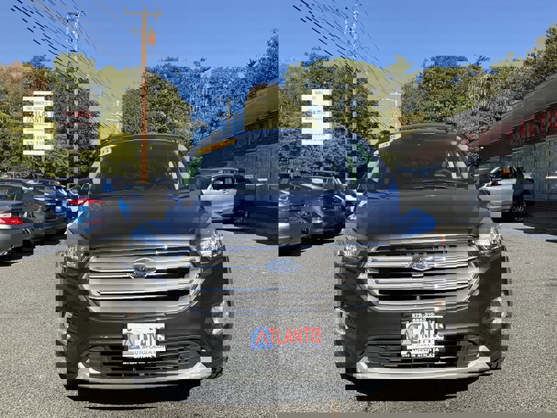 Used 2018 Ford Escape SE image 2