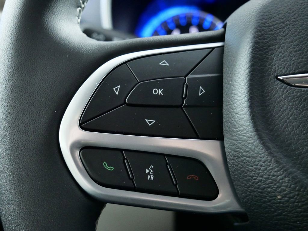 New 2024 Chrysler Pacifica Touring-L image 39