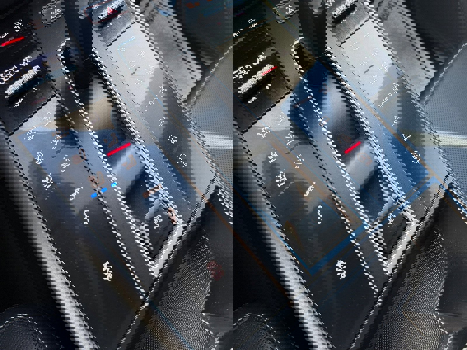 Certified 2023 Porsche Macan S image 32