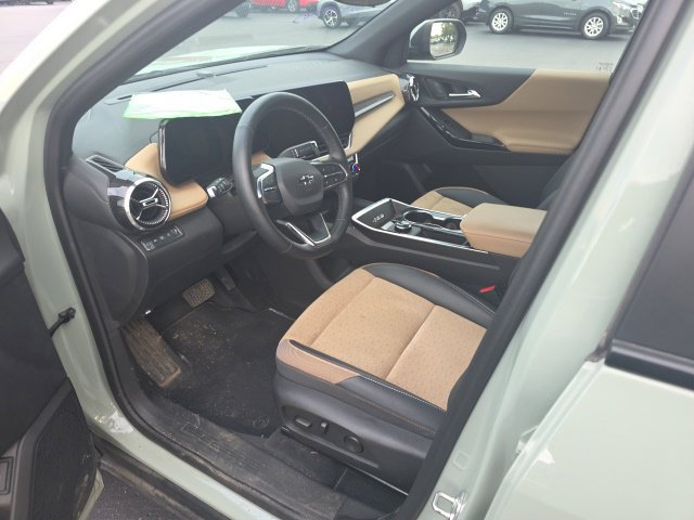 Used 2025 Chevrolet Equinox ACTIV w/ Safety and Technology Package AWD/4WD image 12