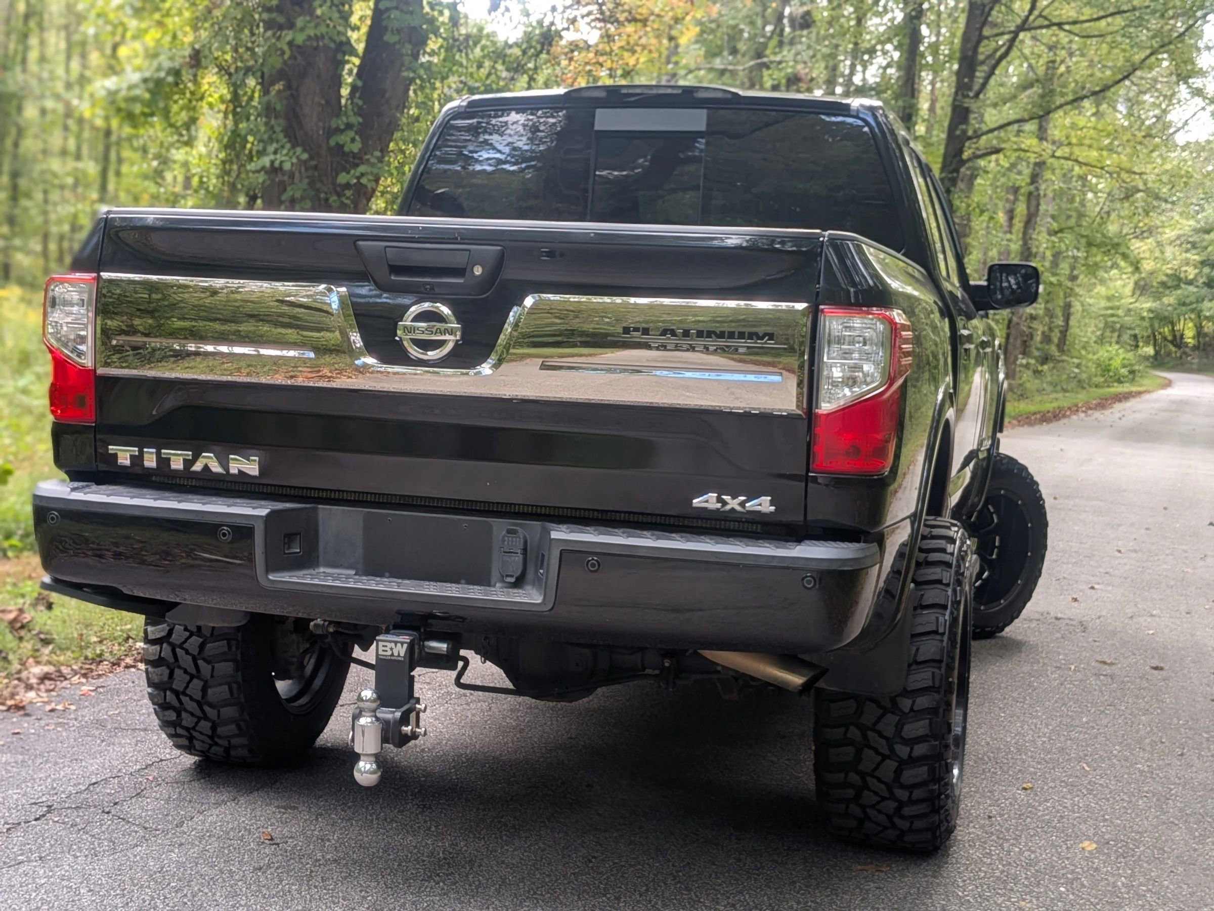 Used 2017 Nissan Titan Platinum Reserve w/ Off-Road Package image 4