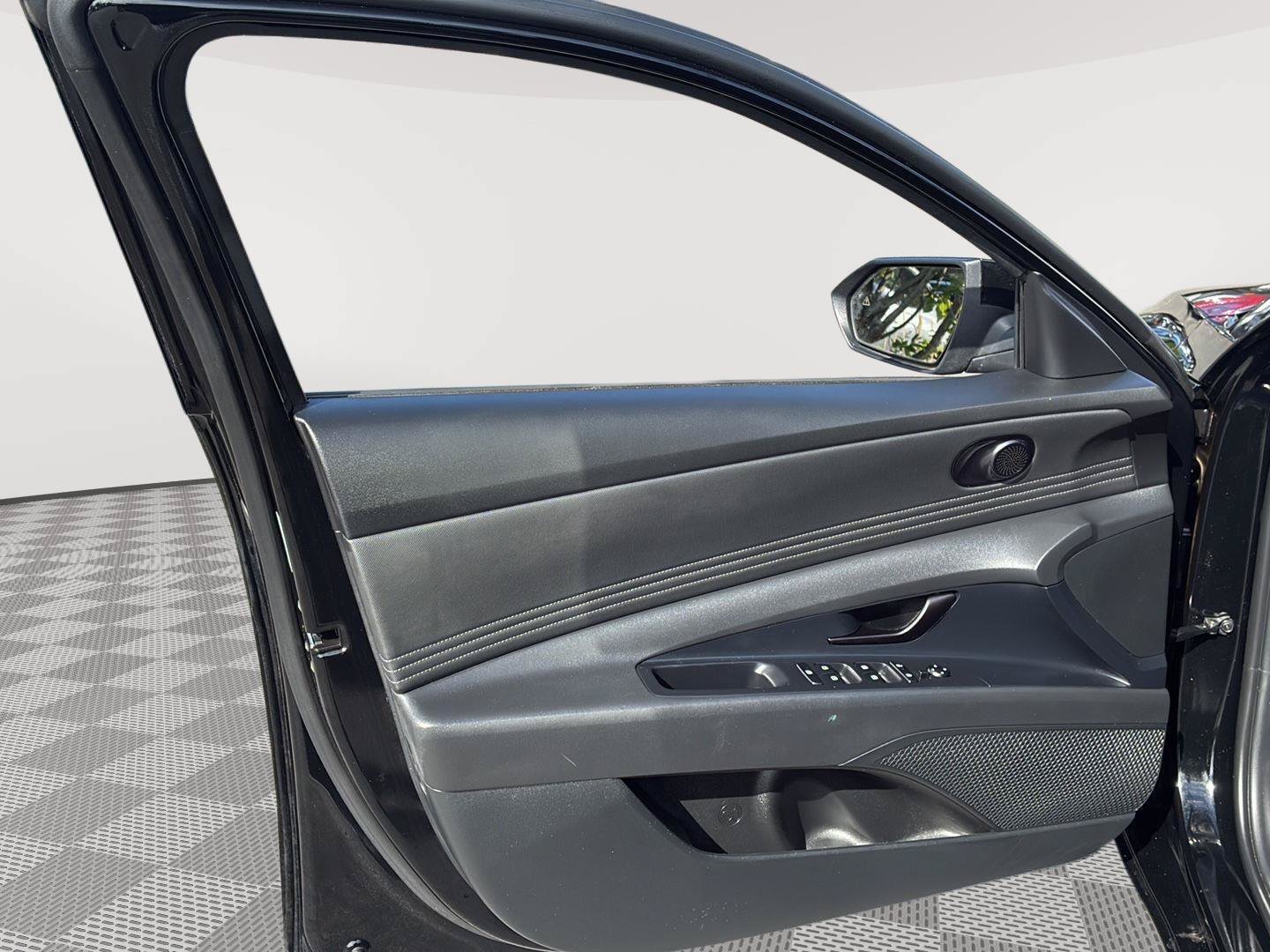 Certified 2025 Hyundai Elantra Sport FWD image 27