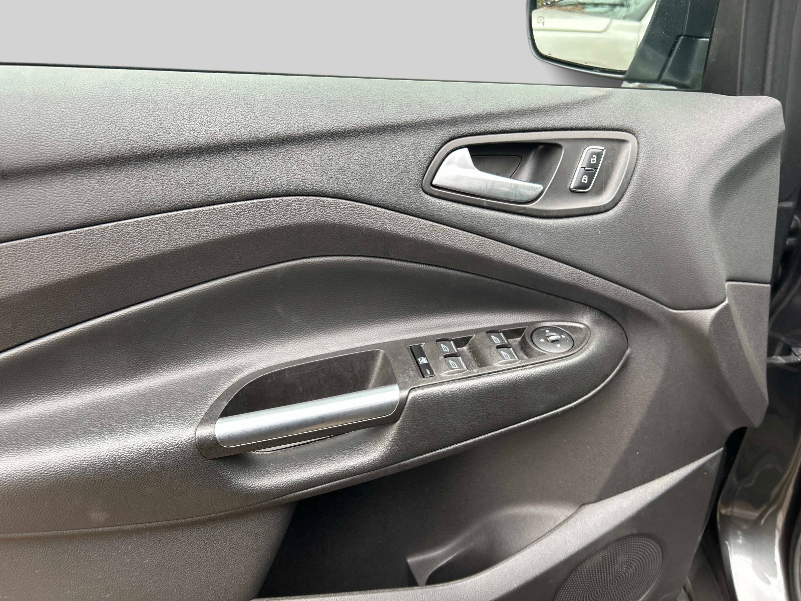 Used 2016 Ford Escape SE w/ SE Leather Comfort Package image 19