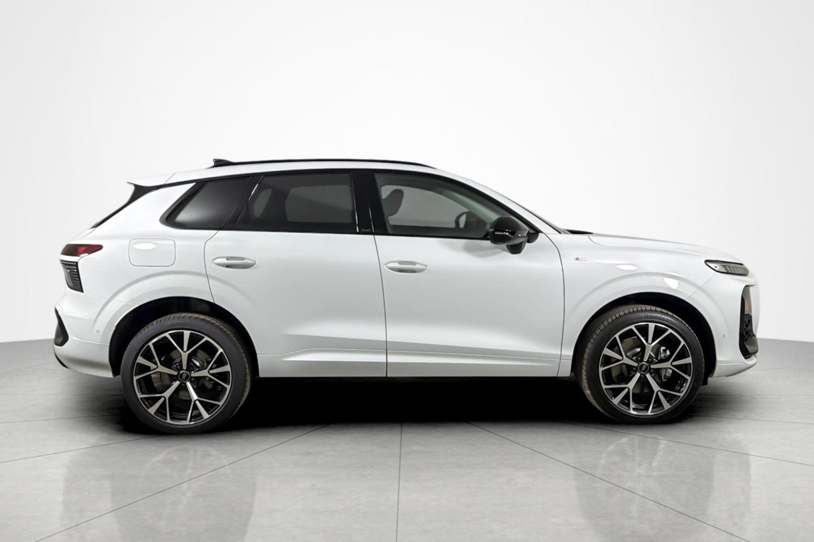New 2026 Audi Q3 quattro 2.0T AWD/4WD image 7