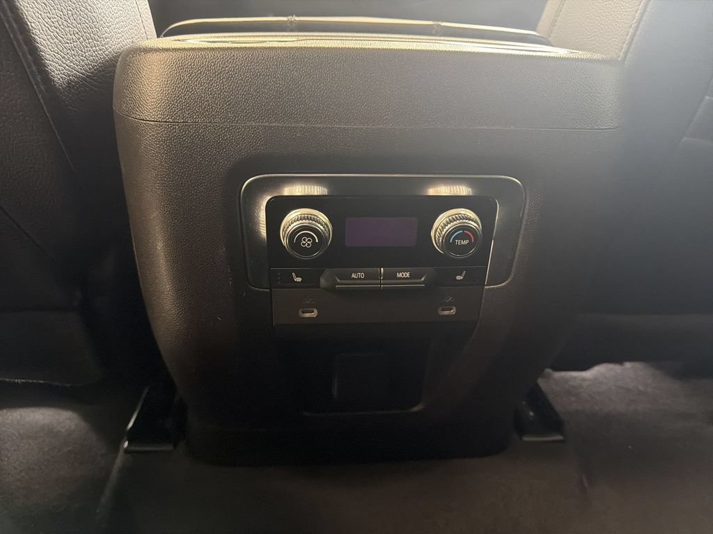 Used 2022 GMC Yukon Denali RWD image 22