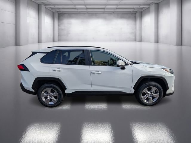Used 2023 Toyota RAV4 XLE w/ Convenience Package image 4
