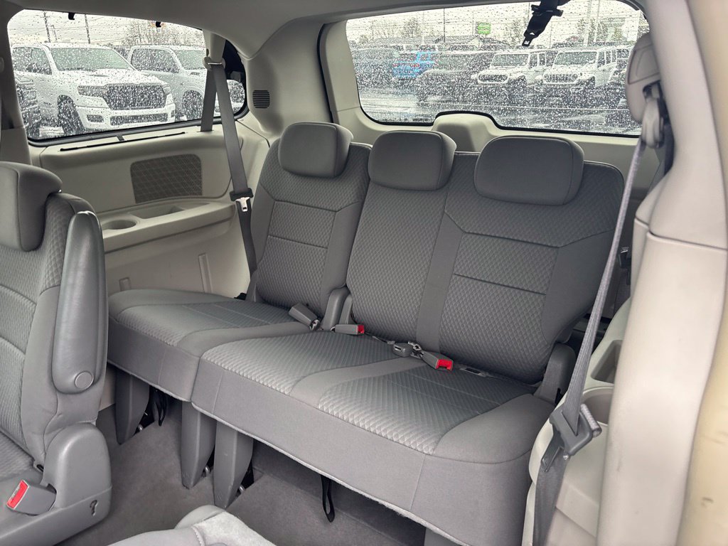 Used 2010 Dodge Grand Caravan Crew w/ Family Value Group FWD image 31