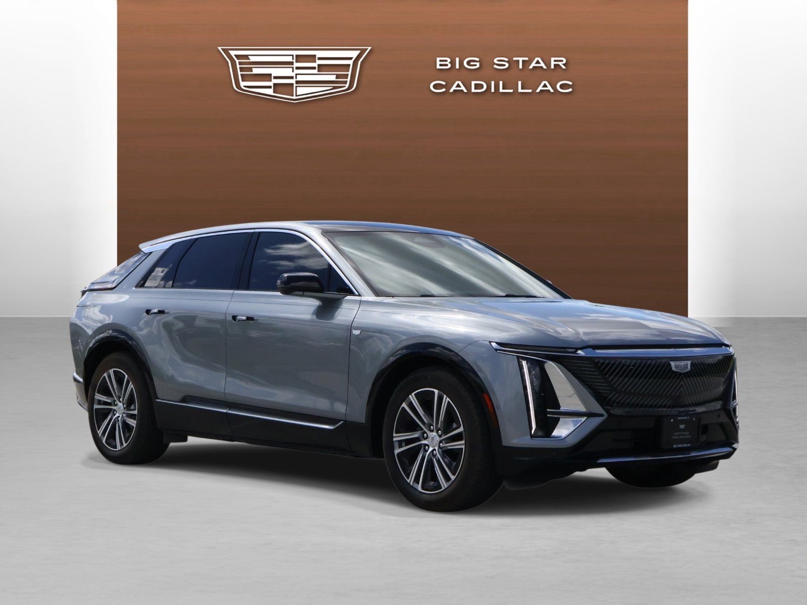 Used 2025 Cadillac Lyriq Luxury w/ LPO, Floor Liner Package RWD image 7